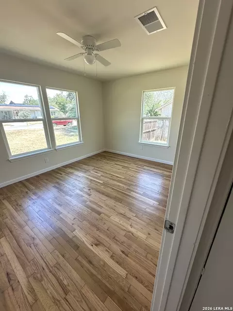 Bedroom - 907 Dove Ave, Devine, TX 78016 photo 3 of 4