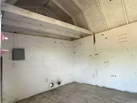 Bedroom - 907 Dove Ave, Devine, TX 78016 photo 4 of 4
