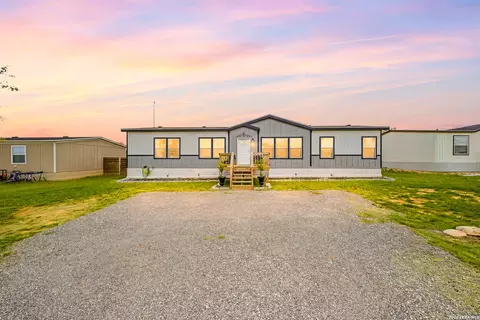 173 Viridian Vw, Pleasanton, TX 78064