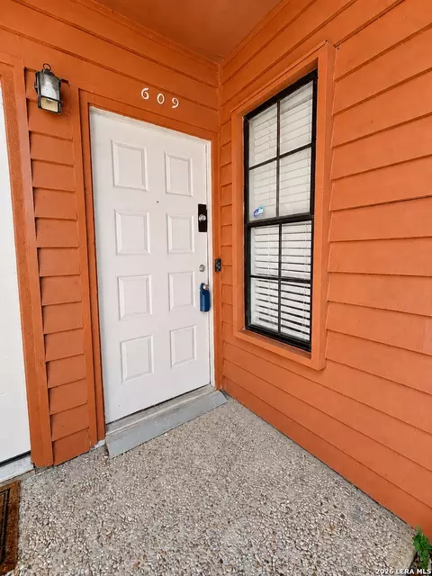 13018 Heimer Rd #609, San Antonio, TX 78216