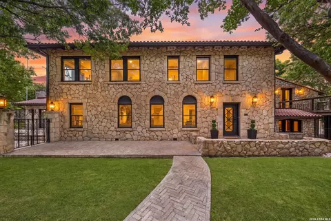 103 Park Hill Dr, San Antonio, TX 78212