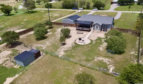 866 Sea Willow Dr, Marion, TX 78124