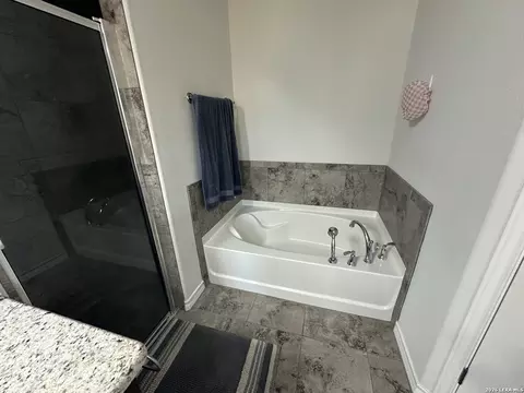 Bath - 2171 2155 County Road 5710, Devine, TX 78016 photo 6 of 6