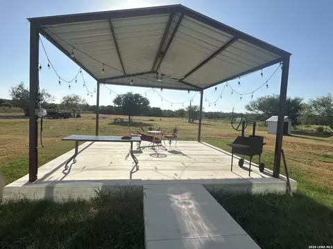 Exterior - 2171 2155 County Road 5710, Devine, TX 78016 photo 3 of 3