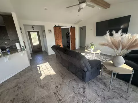 Entry Way - 2171 2155 County Road 5710, Devine, TX 78016 photo 3 of 5