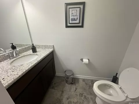 Bath - 2171 2155 County Road 5710, Devine, TX 78016 photo 2 of 6
