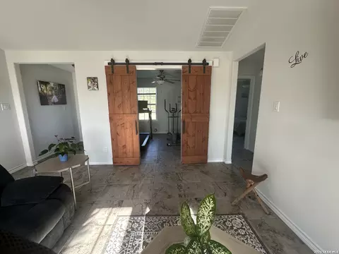 Entry Way - 2171 2155 County Road 5710, Devine, TX 78016 photo 2 of 5