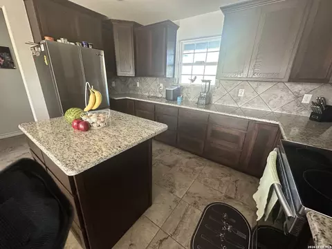Kitchen - 2171 2155 County Road 5710, Devine, TX 78016 photo 1 of 4