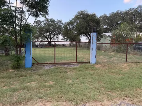 Royal Oaks, Poteet, TX 78069