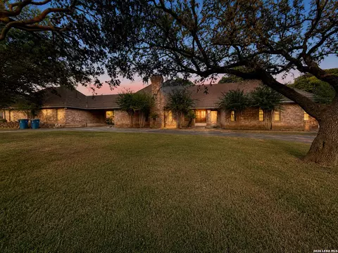 21210 Forest Waters Cir, Garden Ridge, TX 78266