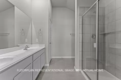 Bath - 13511 Piscina Ave, San Antonio, TX 78222 photo 1 of 1