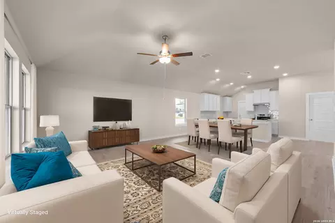 Living - 13511 Piscina Ave, San Antonio, TX 78222 photo 1 of 3