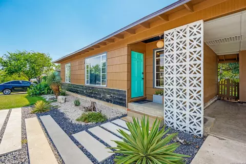 526 Sumner Dr, San Antonio, TX 78209