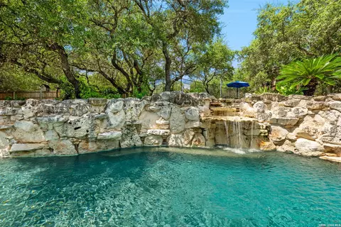 8255 Colonial Woods, Boerne, TX 78015