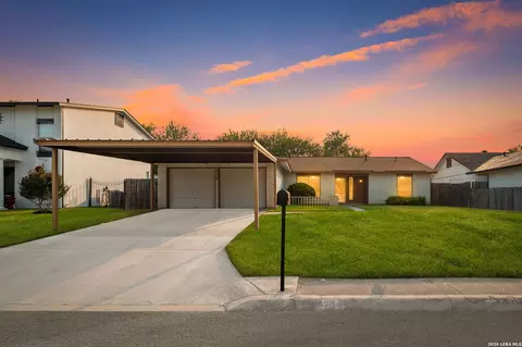 8234 Meadow Sun St, San Antonio, TX 78251