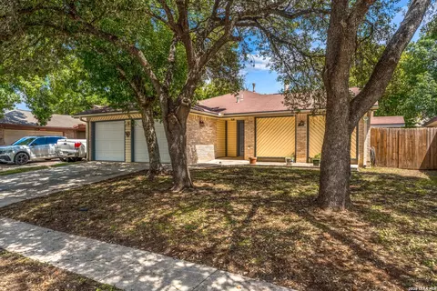 9715 Woodland Hls, San Antonio, TX 78250