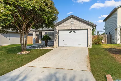 8219 Laurel Bnd, San Antonio, TX 78250