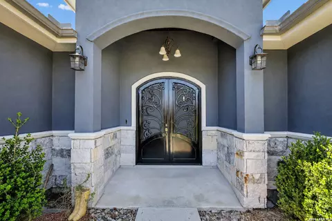 23007 Dream View Dr, Elmendorf, TX 78112