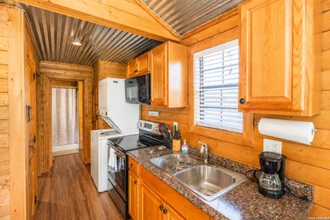 Kitchen - 28 Private Road 3855, Utopia, TX 78884 photo 3 of 4