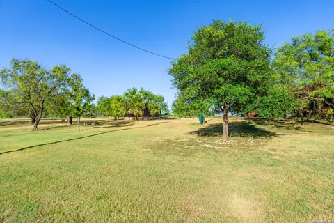 Exterior - 28 Private Road 3855, Utopia, TX 78884 photo 6 of 16
