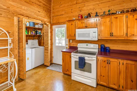 Other - 28 Private Road 3855, Utopia, TX 78884 photo 4 of 10
