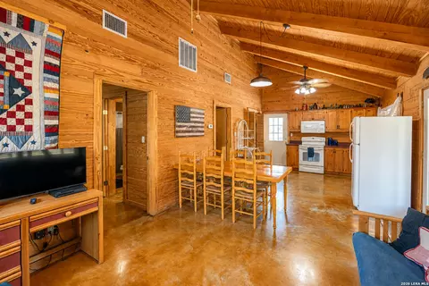 Dining - 28 Private Road 3855, Utopia, TX 78884 photo 2 of 2