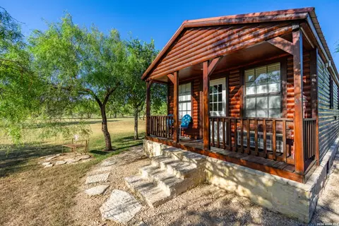 Exterior - 28 Private Road 3855, Utopia, TX 78884 photo 4 of 16