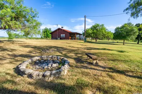 Exterior - 28 Private Road 3855, Utopia, TX 78884 photo 7 of 16
