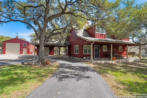 2365 Lakeshore Dr, Canyon Lake, TX 78133