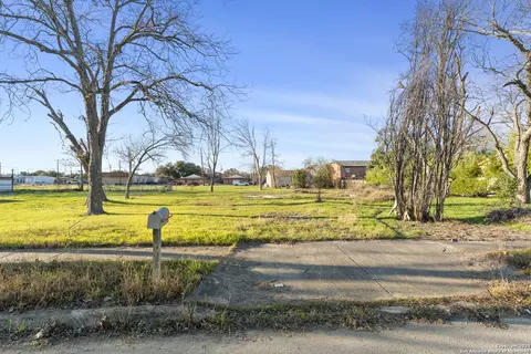217 E Lindbergh Blvd, Universal City, TX 78148