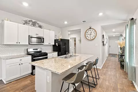 5221 Scoria, San Antonio, TX 78253