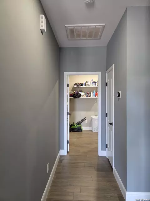 Entry Way - 2337 Darlene, Eagle Pass, TX 78852 photo 4 of 6