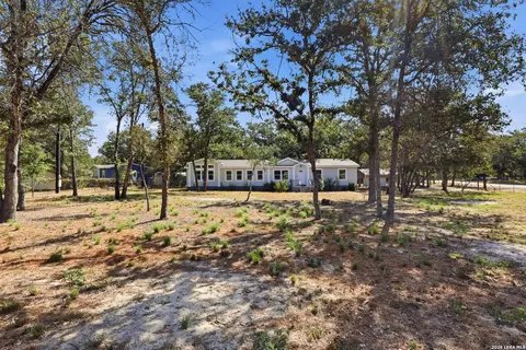 180 Sandy Oaks, Seguin, TX 78155