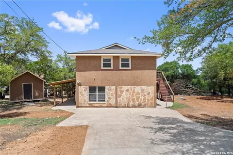 404 Valley Rdg, Canyon Lake, TX 78133