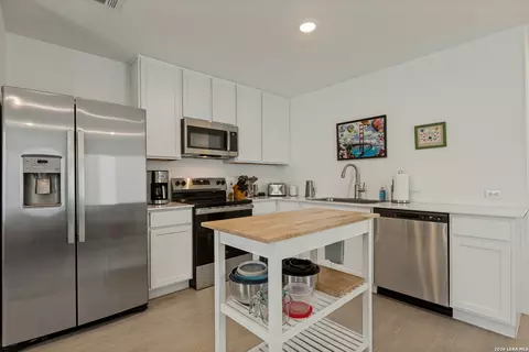 5907 Remember Way, Von Ormy, TX 78073 photo 3