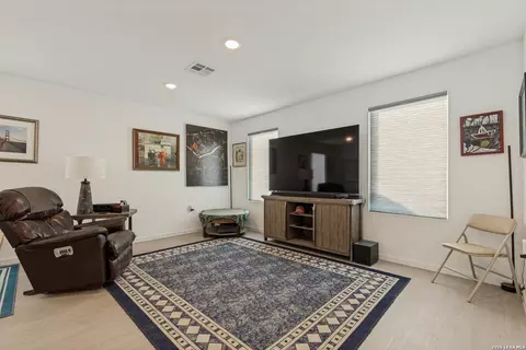 5907 Remember Way, Von Ormy, TX 78073 photo 4