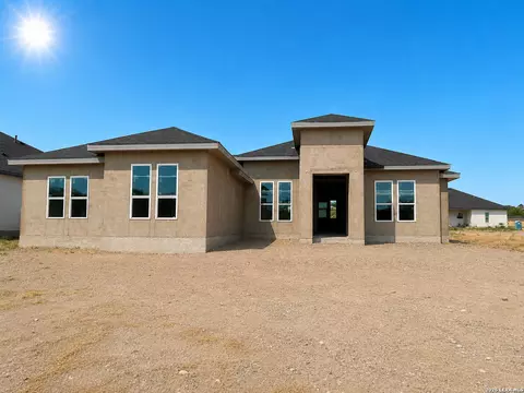 816 Ceniza, Eagle Pass, TX 78852 photo 5