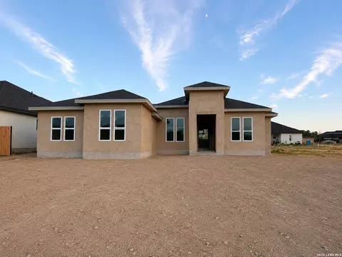 816 Ceniza, Eagle Pass, TX 78852 photo 2