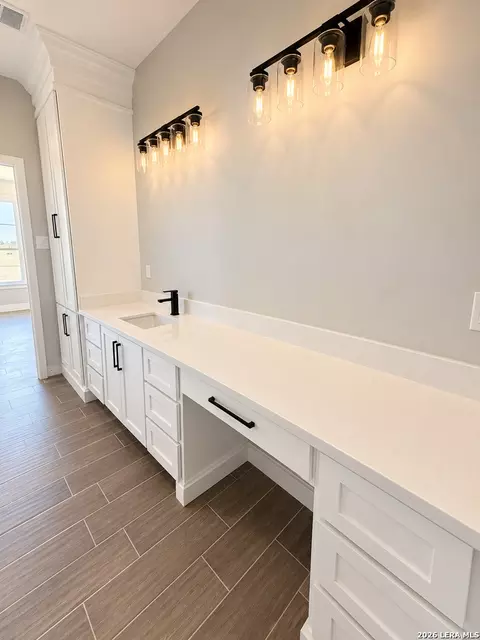 Bath - 816 Ceniza, Eagle Pass, TX 78852 photo 5 of 9