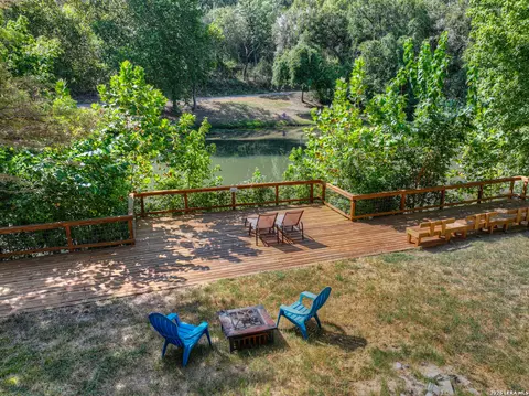 1380 Ponderosa Dr, New Braunfels, TX 78132