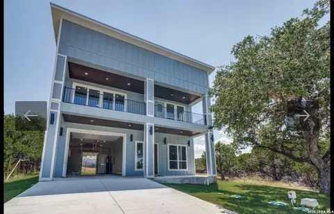 748 Riviera Dr, Canyon Lake, TX 78133