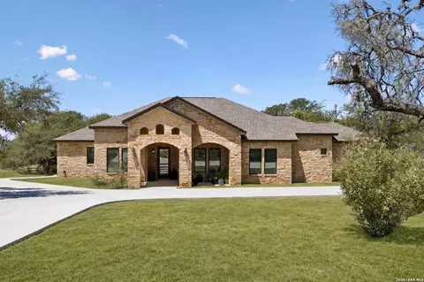 879 Latigo Blvd, Pipe Creek, TX 78063