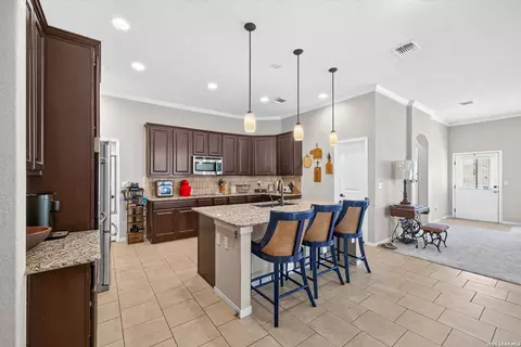 Kitchen - 4624 Split Oak Rd, Cibolo, TX 78108 photo 2 of 4