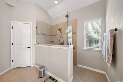 Bath - 4624 Split Oak Rd, Cibolo, TX 78108 photo 3 of 4