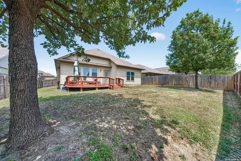 Exterior - 4624 Split Oak Rd, Cibolo, TX 78108 photo 6 of 9