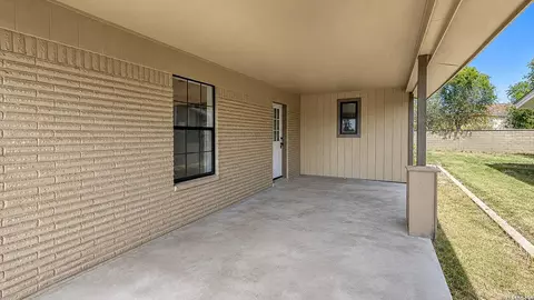 Exterior - 607 S Brazos St, Eagle Pass, TX 78852 photo 4 of 4