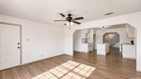 Living - 607 S Brazos St, Eagle Pass, TX 78852 photo 1 of 7
