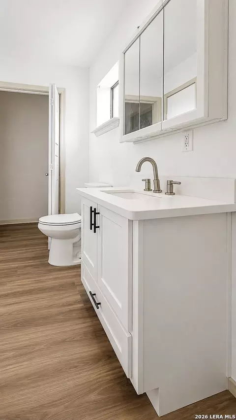 Bath - 607 S Brazos St, Eagle Pass, TX 78852 photo 1 of 7