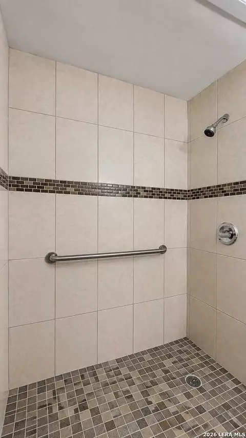 Bath - 607 S Brazos St, Eagle Pass, TX 78852 photo 4 of 7