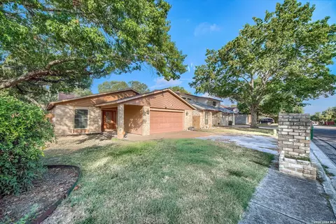 4334 Hollow Hill Dr, San Antonio, TX 78217